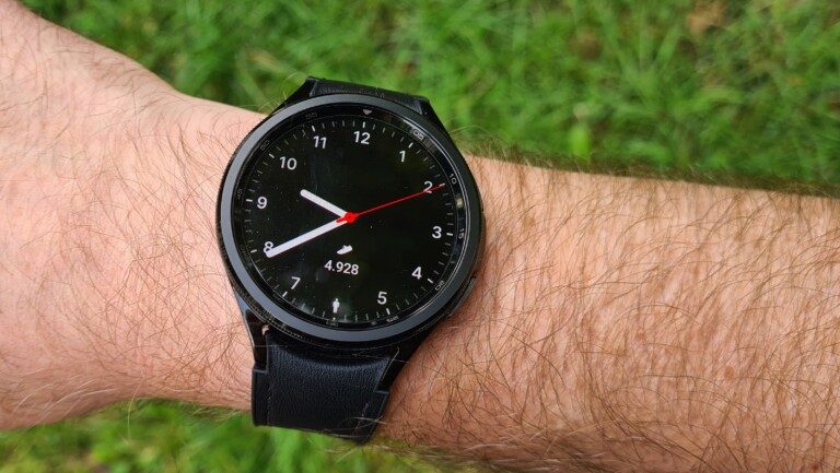 Utiliser plusieurs montres Galaxy Watch : Voici comment y parvenir (automatiquement) 3 Pourquoi se séparer d'une superbe Watch6 Classic si vous pouvez continuer à l'utiliser ? (Photo : Sven Wernicke)