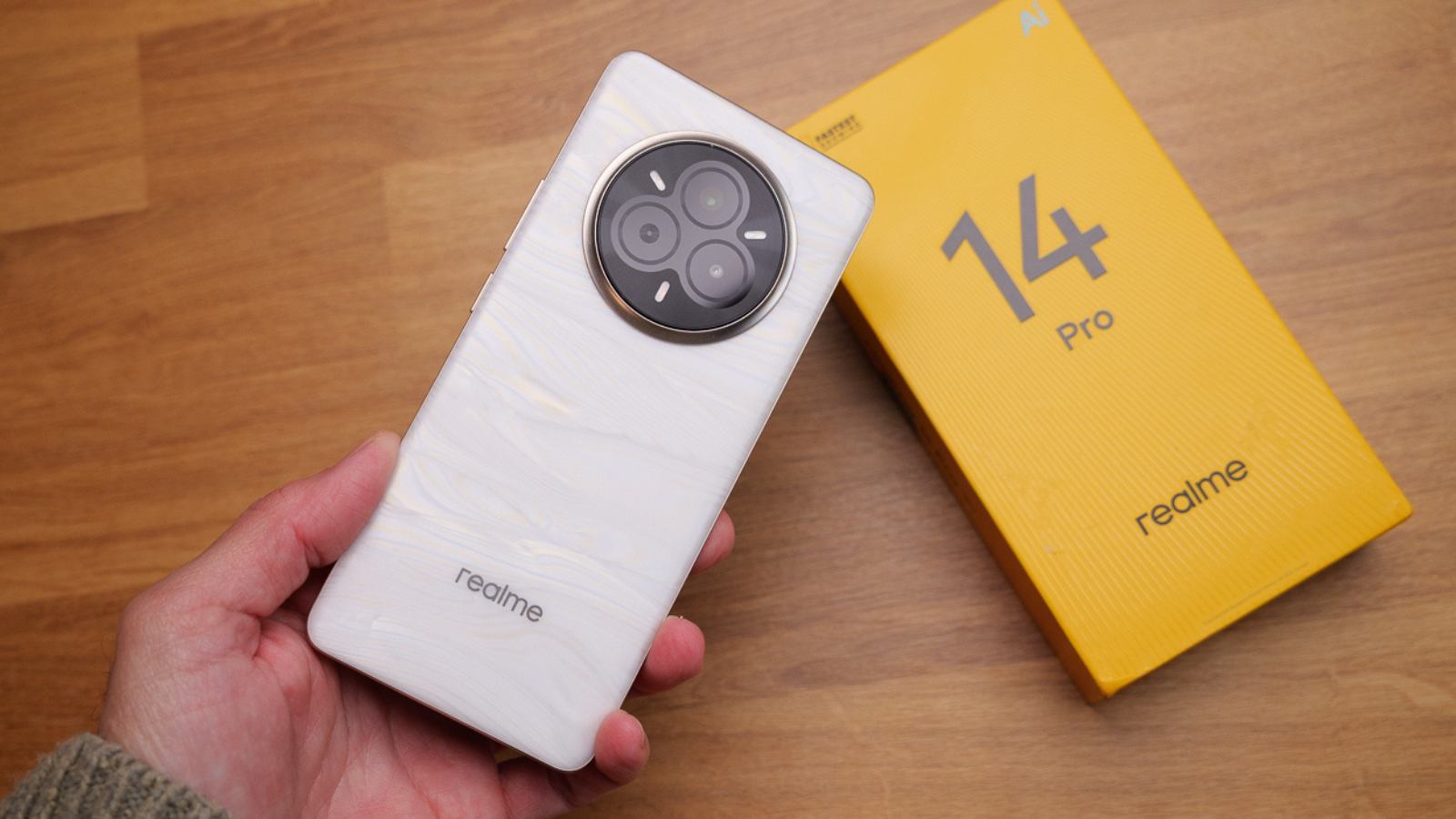 3 smartphones avec des batteries géantes pour seulement 300 euros 3 Móvil realme 14 Pro y caja