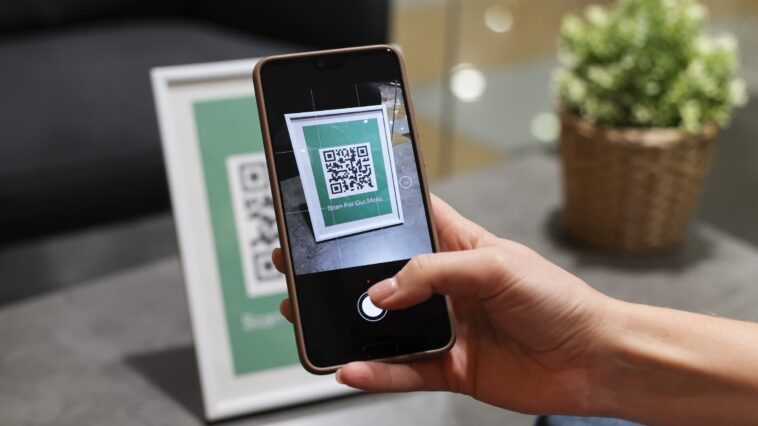 Alerte aux arnaques : prudence avec les colis contenant des QR codes inconnus 3 Alerte Aux Arnaques : Prudence Avec Les Colis Contenant Des