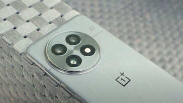 Le OnePlus 15 offre 256 Go de stockage de base, Apple et Google restent à 128 Go 10 Le OnePlus 15 proposera 256 Go de stockage de base tandis qu'Apple et Google conservent 128 Go