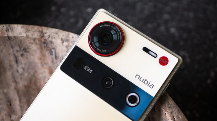 Le nouveau Nubia Z80 Ultra se prépare avec une batterie impressionnante et des caractéristiques haut de gamme 1 Le nouveau Nubia Z80 Ultra se profile avec une batterie spectaculaire et des caractéristiques haut de gamme