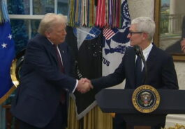 Le précieux cadeau d'Apple à Trump : une statue d'or en hommage à la paix 7 Le cadeau somptueux d'Apple à Trump : une statue en or en offre de paix