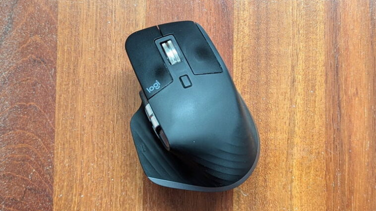 Le souris idéale existe : voici ma Logitech, fidèle compagnon depuis 3 ans ! 1 La souris parfaite existe : j'ai ce Logitech depuis 3 ans et je ne l'échangerai pour aucune autre