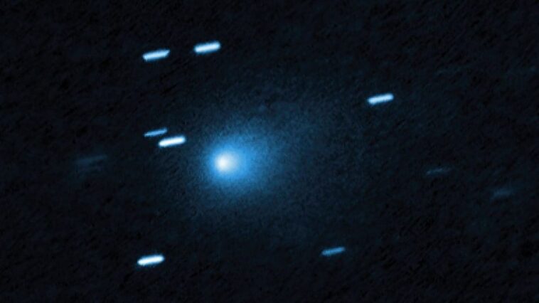 L'objet 3I/ATLAS présente une mystérieuse traînée dirigée vers le Soleil : elle devrait plutôt se tourner dans l'autre sens 1 La comète aliena 3I/Atlas. Crédit : NASA, ESA, David Jewitt. Joseph DePasquale