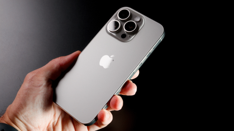 Que se passe-t-il si vous chargez un iPhone par câble et MagSafe en même temps ? 1 Que se passe-t-il si vous chargez un iPhone par câble et MagSafe en même temps ?