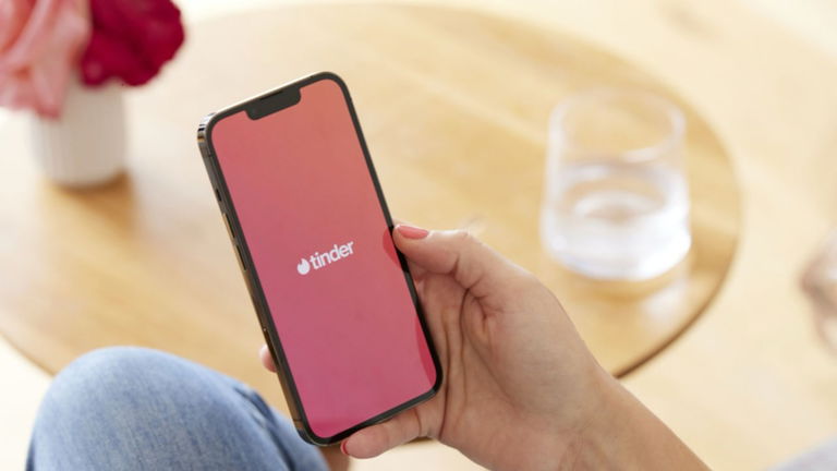 Qu'est-ce que Tinder et comment l'utiliser pour trouver l'amour en 2025 2 Que signifie Tinder et comment l’utiliser pour trouver l’amour en 2025