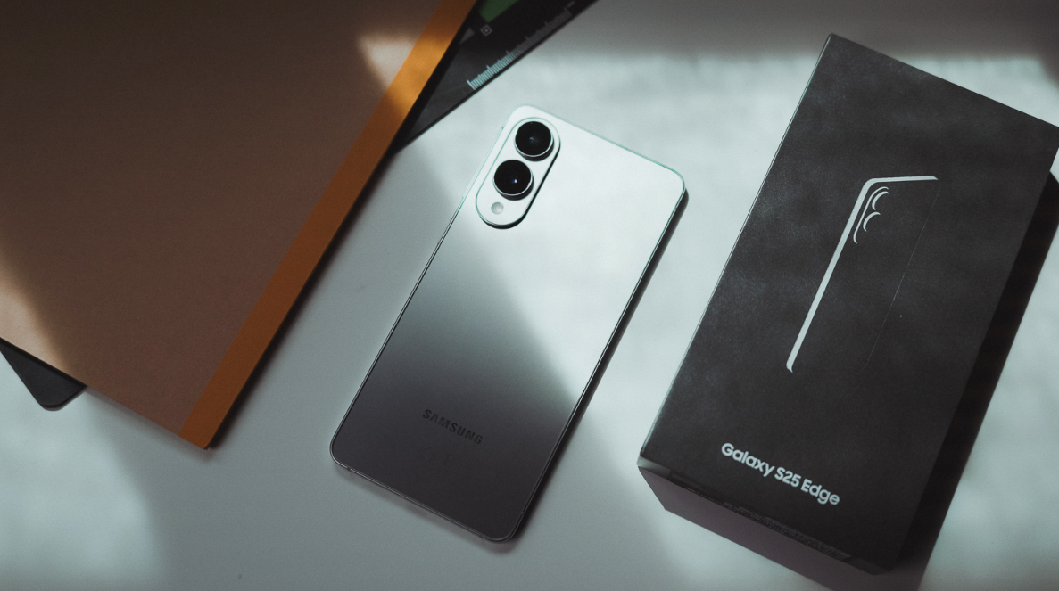 Samsung, vise : 3 améliorations qui feraient du Galaxy S26 le mobile compact parfait 3 Samsung Galaxy S25 Edge