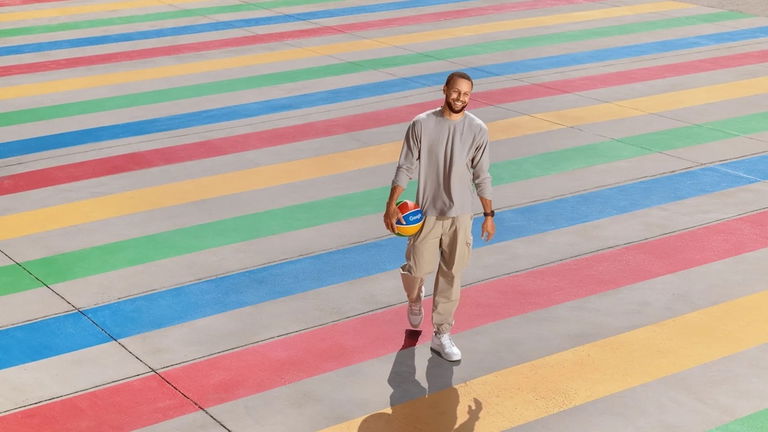Stephen Curry, star NBA, nouveau visage de Google pour les Pixel et l'IA 2 Stephen Curry, la star de la NBA, est le nouveau visage de Google pour promouvoir les Pixel, l'IA et d'autres produits