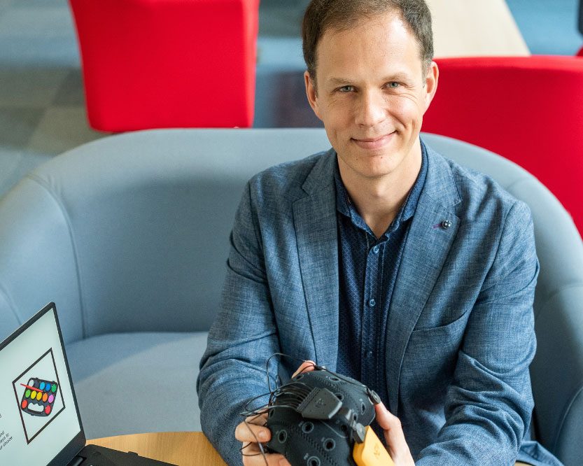 Un nouveau test sur l'activité cérébrale peut anticiper l'Alzheimer des années avant l'apparition des symptômes 3 Fastball, un type d'électroencéphalogramme utilisant des petits capteurs pour enregistrer l'activité électrique du cerveau (Photo : Brace Dementia Research)