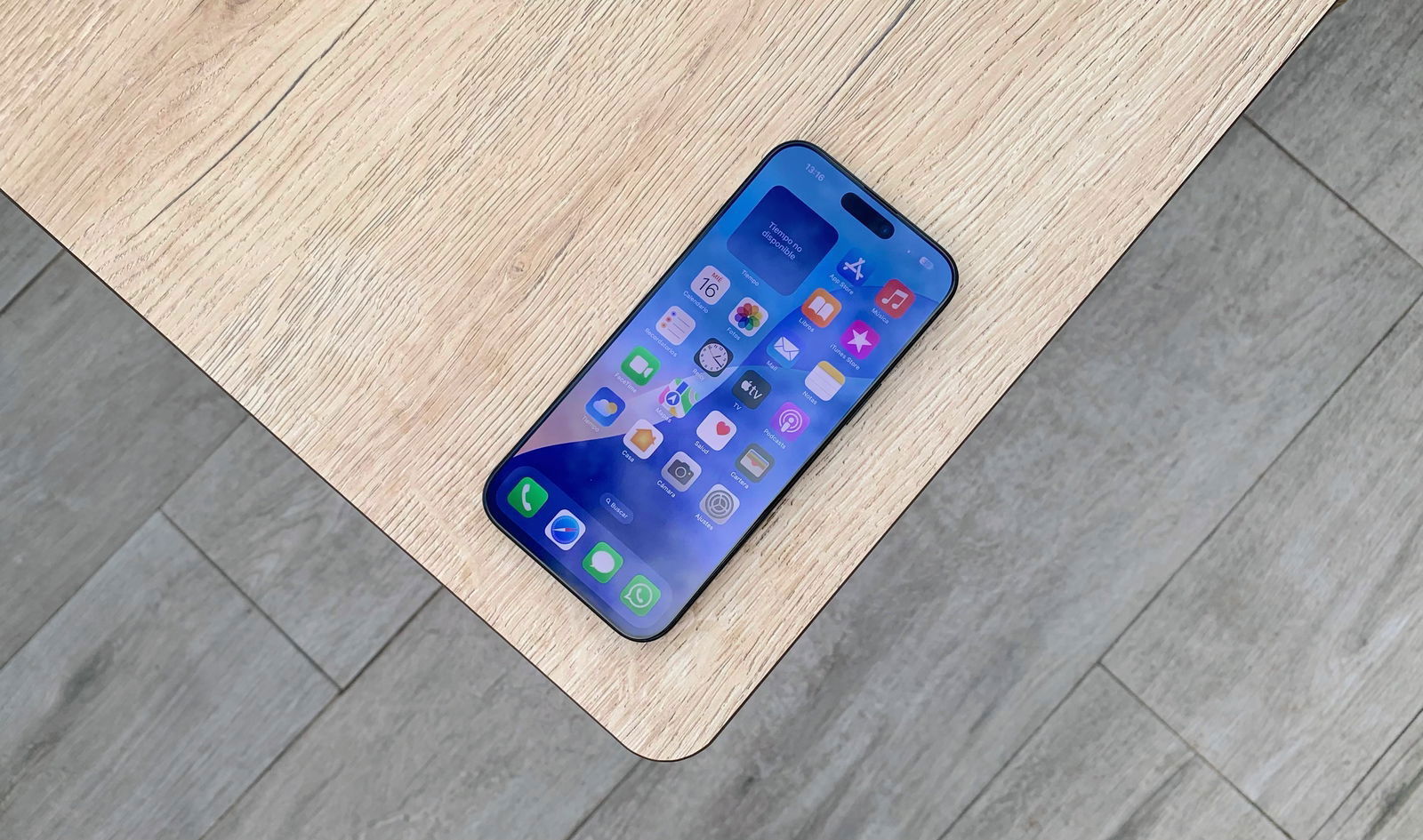 iPhone 17 Pro Max contre iPhone 16 Pro Max : Comparatif, toutes les différences, nouveautés et tarifs 4 iPhone 16 Pro Max