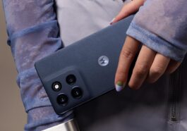 Pars en week-end et laisse la batterie externe à la maison car elle a une autonomie de deux jours : moto g86 power 5G, moto g86 5G et moto g56 5G