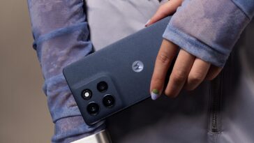 Pars en week-end et laisse la batterie externe à la maison car elle a une autonomie de deux jours : moto g86 power 5G, moto g86 5G et moto g56 5G 5 Pars en week-end et laisse la batterie externe à la maison car elle a une autonomie de deux jours : moto g86 power 5G, moto g86 5G et moto g56 5G