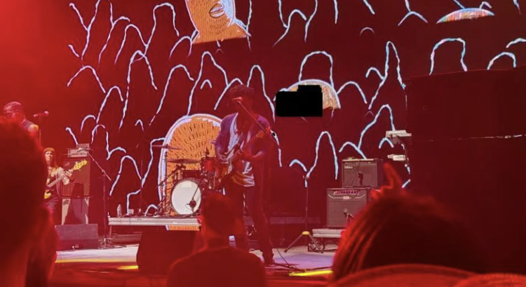 Photo prise lors d'un concert par Henry Casey de CNN Underscored