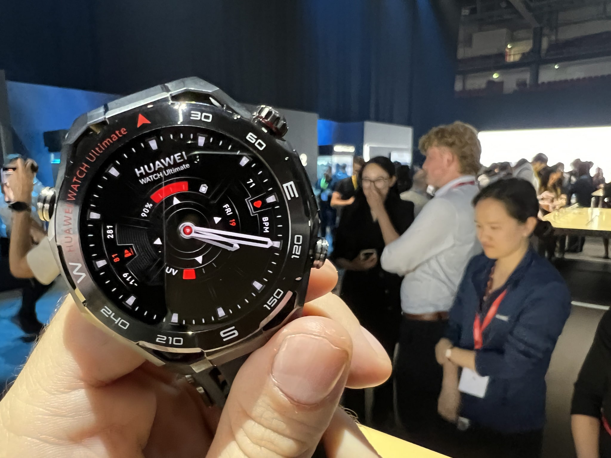 Un smartwatch avec une batterie qui dure jusqu'à 21 jours : Huawei dévoile son Watch GT 6 Pro 3 FANPAGE | Huawei Watch Ultimate 2