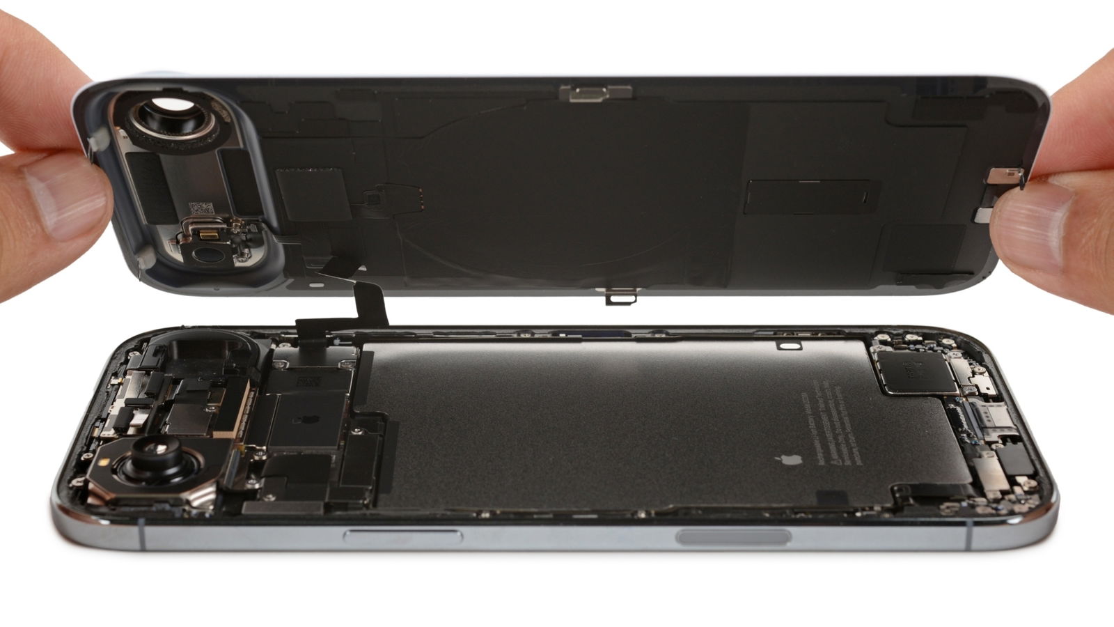 Apple a conçu une astucieuse solution pour prévenir un nouveau scandale avec l'iPhone Air 3 Intérieur de l'iPhone Air iFixit