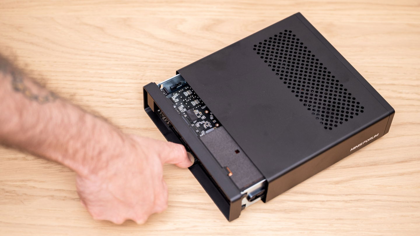 Minisforum MS-A2 : le PC compact AMD avec connectivité 10 GbE et extensibilité optimale 7 Minisforum MS-A2: la mini station de travail AMD avec connectivité 10 GbE et maximum d'expansion