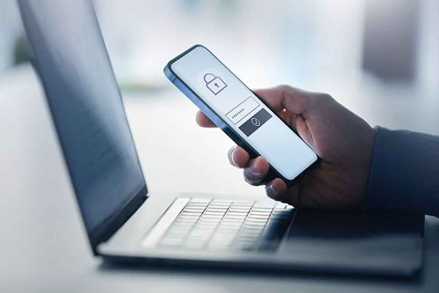 Attention aux applications bancaires sur Android : un troyen imite votre banque pour voler votre argent 3 Se fait passer pour votre banque sans que vous vous en rendiez compte