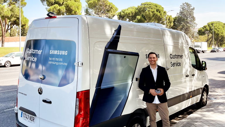 Découvrez l'intérieur de la furgoneta Galaxy Premium Repair : le service Samsung qui vient réparer votre mobile chez vous 2 Voici l'intérieur de la fourgonnette Galaxy Premium Repair : le service de Samsung qui se déplace jusqu'à votre porte pour réparer votre mobile