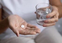 Des doses faibles d'aspirine réduisent le risque de récidive du cancer colorectal : une étude le prouve 1 Image