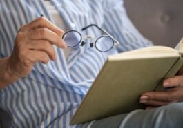 Et si vous pouviez échanger vos lunettes de lecture contre quelques gouttes ?