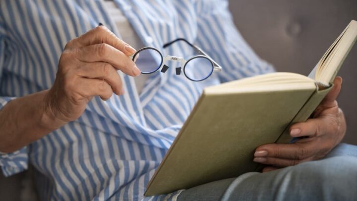 Et si vous pouviez échanger vos lunettes de lecture contre quelques gouttes ? 2 Et si vous pouviez echanger vos lunettes de lecture contre