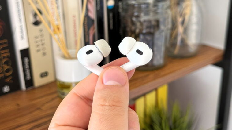 J'ai acheté des coussinets en mousse pour mes écouteurs AirPods Pro 3 et j'ai des nouvelles! 1 J'ai acheté des coussinets en mousse similaires à ceux des AirPods Pro 3 pour mes écouteurs, et j'ai des bonnes et des mauvaises nouvelles