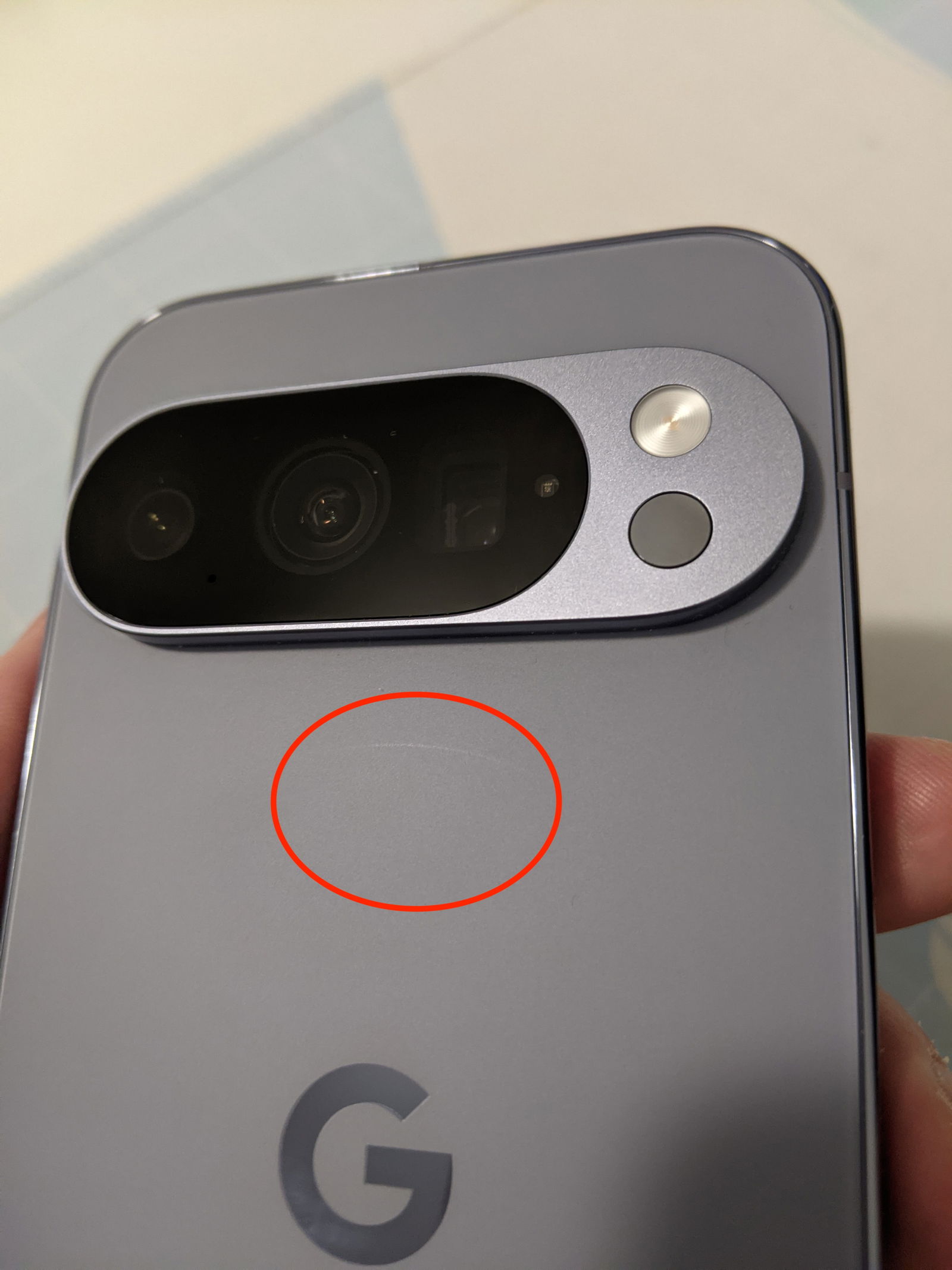 Pixel 10 rayé