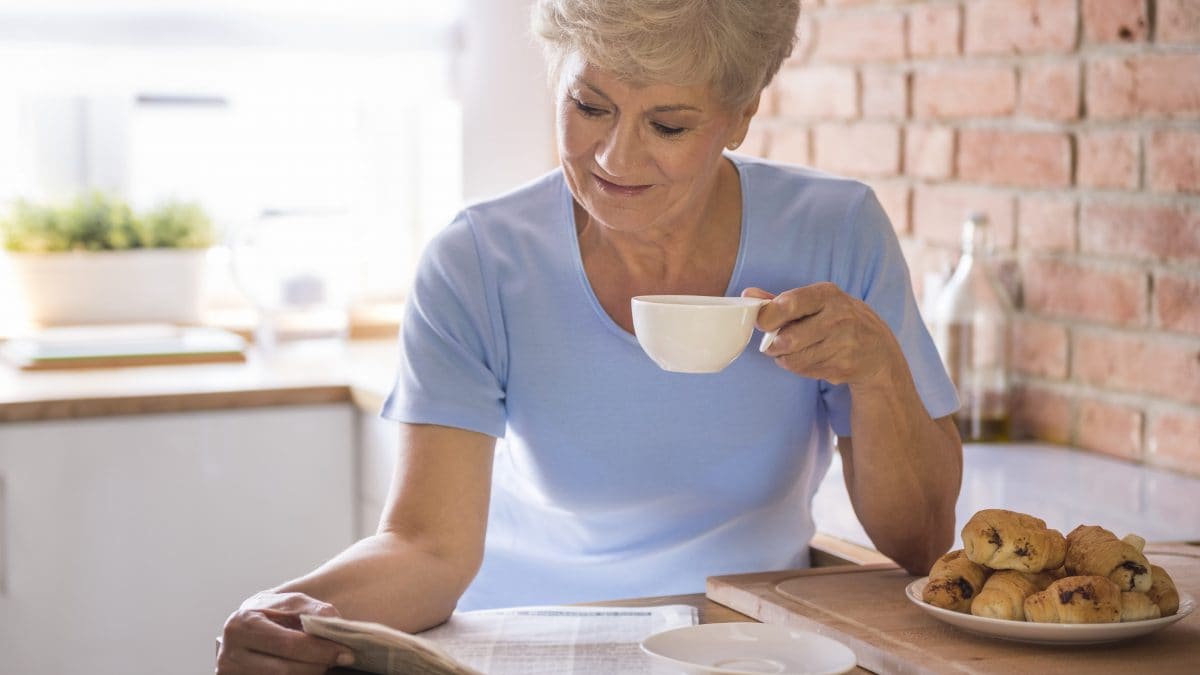 Le moment du petit déjeuner peut révéler l'état de santé des seniors : qu'indique le prendre plus tard 2 Image