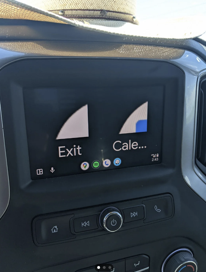 Le retour des icônes géantes ! Le bug d'Android Auto qui désespère les utilisateurs 2 Problème avec les icônes d'Android Auto