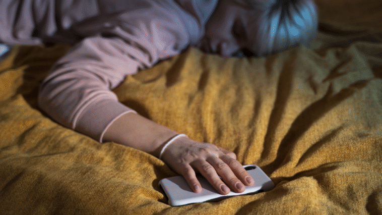 Les médecins s'opposent à une pratique courante avec nos téléphones : « cela génère stress et anxiété » 1 Les médecins s'opposent à une pratique courante avec nos téléphones : « cela génère stress et anxiété »
