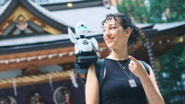 Un Robot Sur Votre Epaule Vous Fera Decouvrir Tokyo.jpg