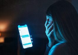 « Veux-tu des photos de ma mère dénudée ? » : je suis entrée dans des groupes où les femmes se troquent comme des cartes à collectionner