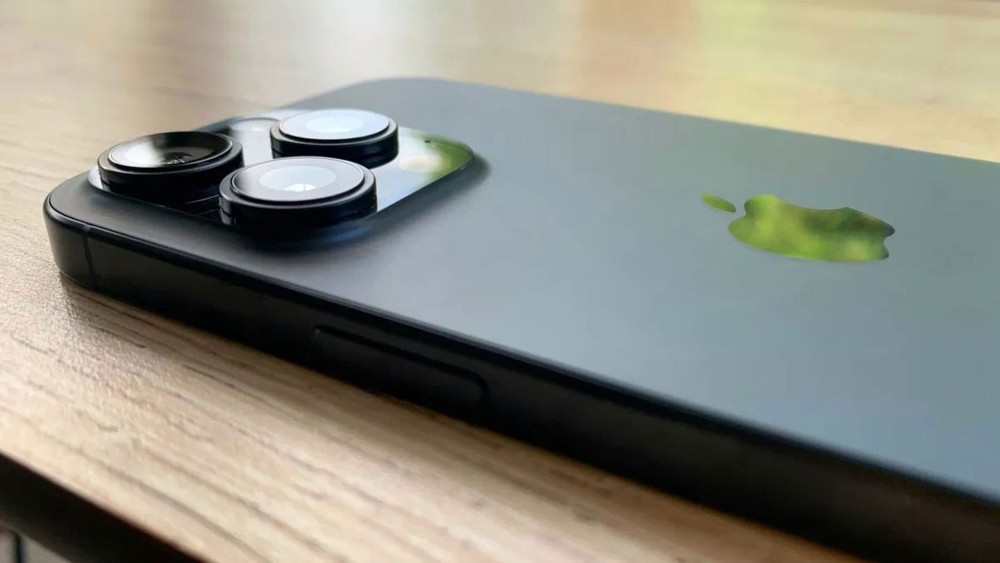 iPhone 17 Pro Max contre iPhone 16 Pro Max : Comparatif, toutes les différences, nouveautés et tarifs 6 iPhone 16 Pro Max