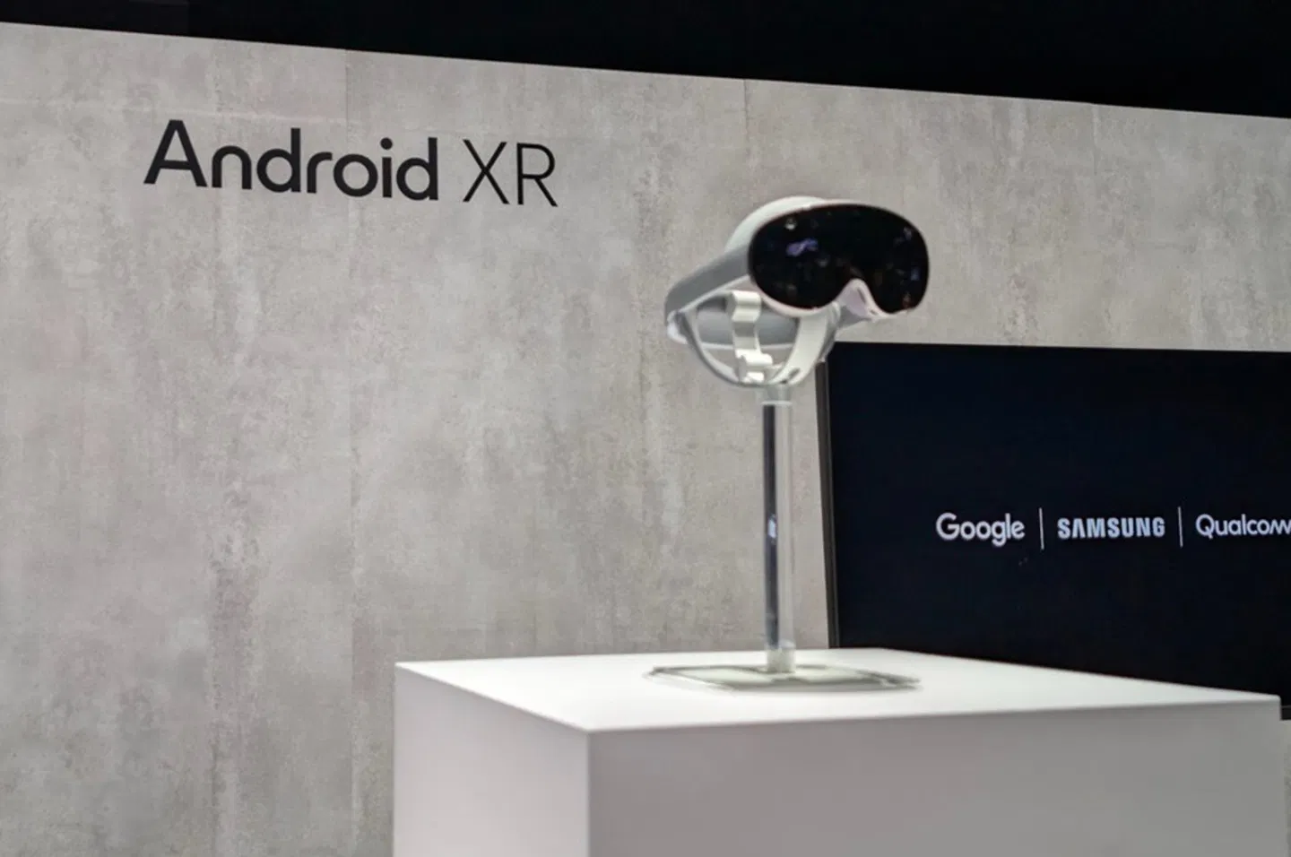 Galaxy XR : les lunettes de réalité mixte de Samsung promettent d'améliorer tout avant leur lancement 3 Galaxy XR : les lunettes de réalité mixte de Samsung ont enfin un nom et seront améliorées avant leur prochaine présentation officielle