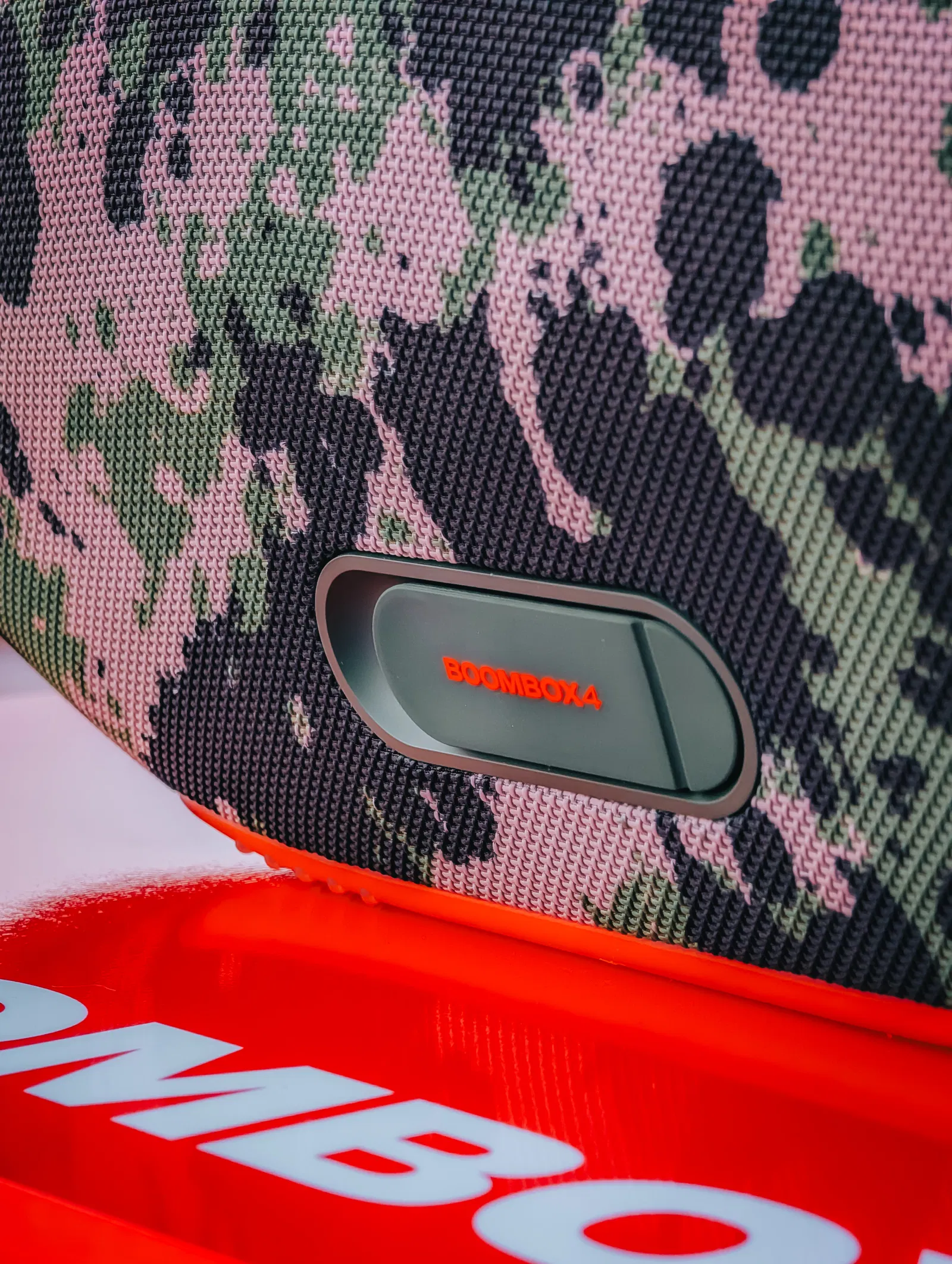 La bande-son du futur s'écrit avec deux lettres : IA. Découvrez l'innovation de JBL à Copenhague 6 Premier plan du JBL Boombox 4