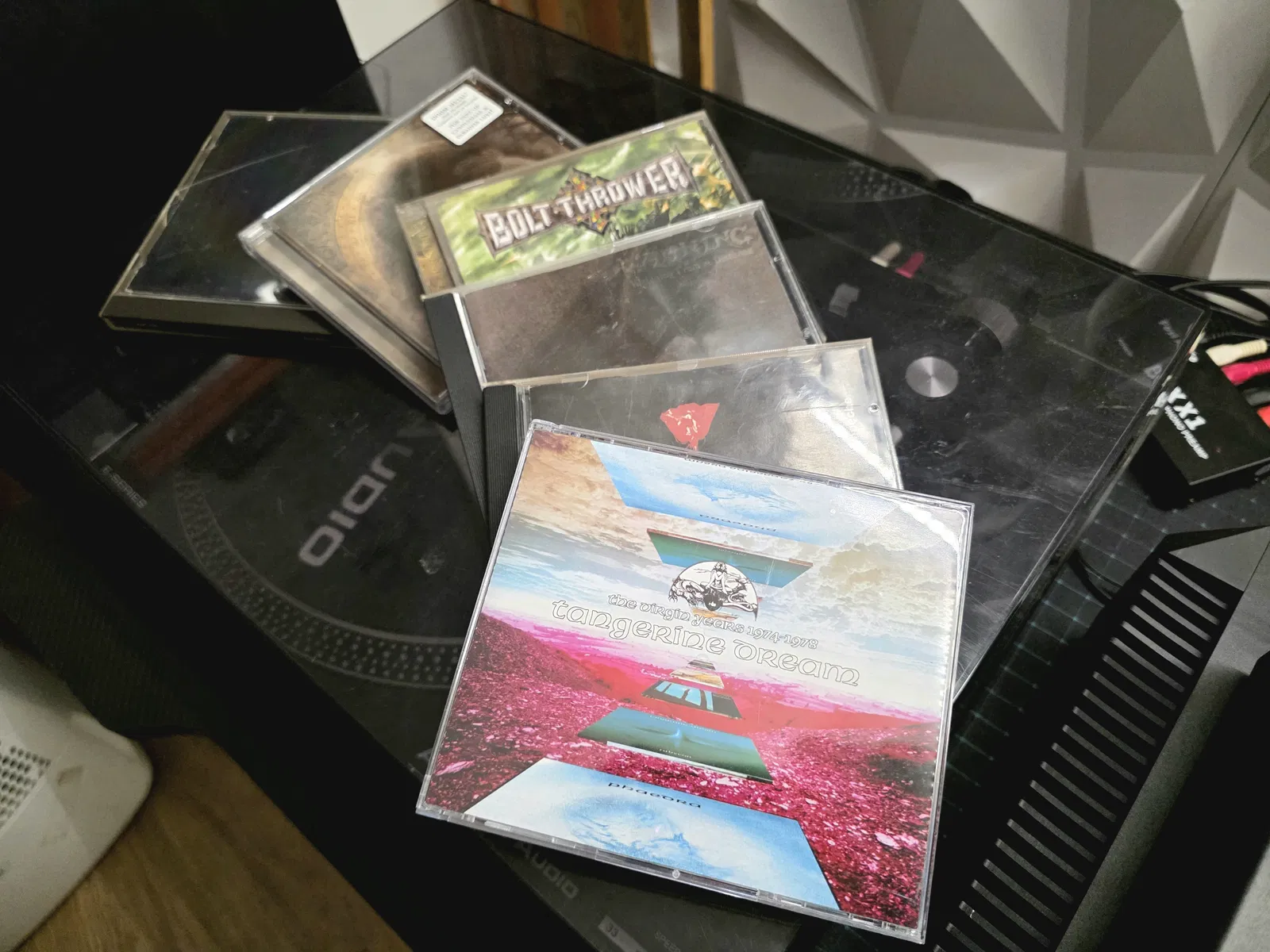 J'ai comparé un lecteur CD sans DAC intégré à un modèle classique pour te simplifier la vie 3 J'ai comparé un lecteur de CD sans DAC intégré avec un traditionnel pour vous épargner le travail