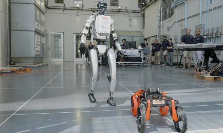 Caltech a conçu un robot qui pourrait probablement t'éclipser, te dépasser en intelligence et te survoler 3 Robot Caltech