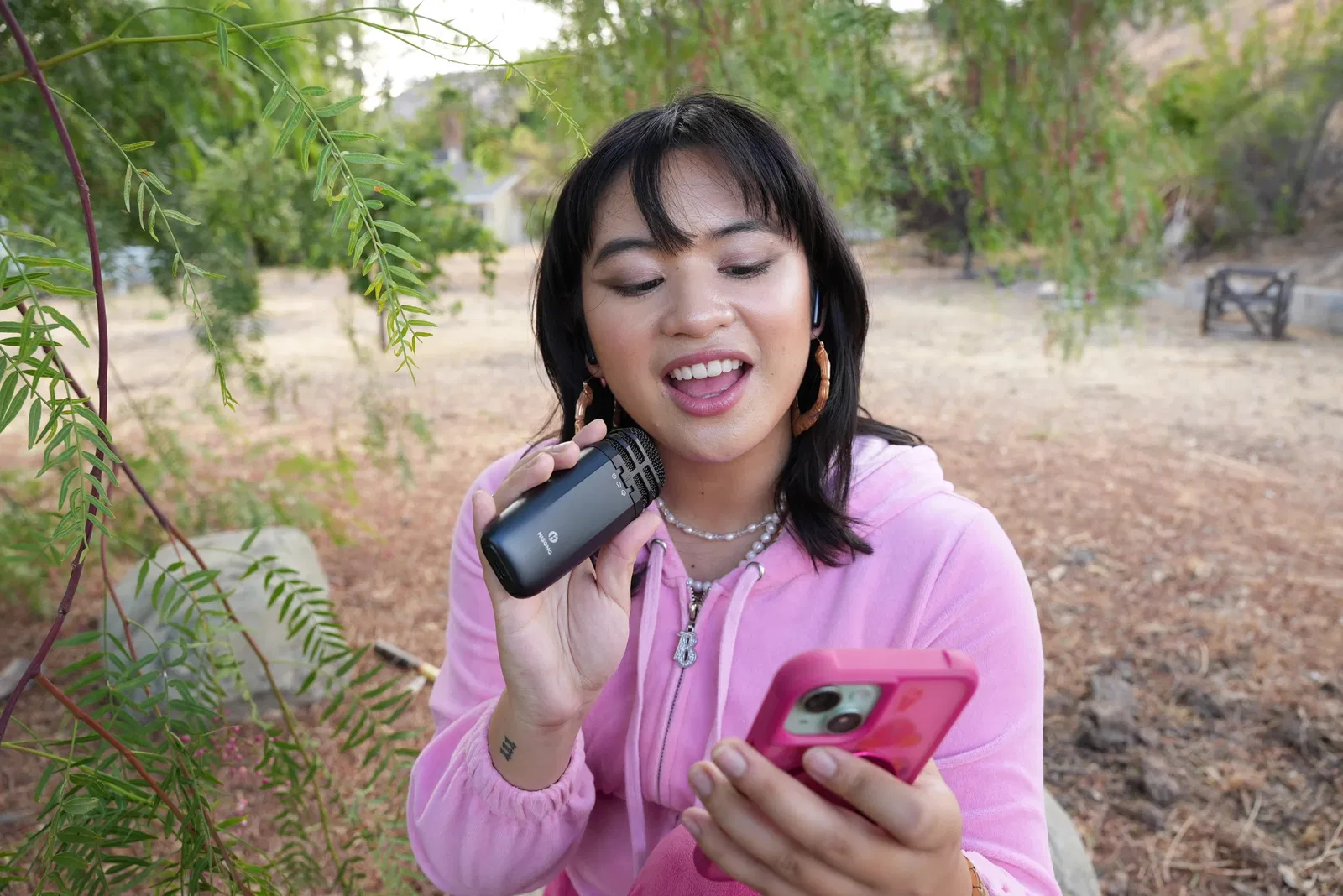 Découvrez le Hisong AirStudio S1, un micro avec écouteurs intégrés pour un enregistrement sans fil 4 Voici le Hisong AirStudio S1, un microphone avec écouteurs intégrés pour enregistrer sans fil