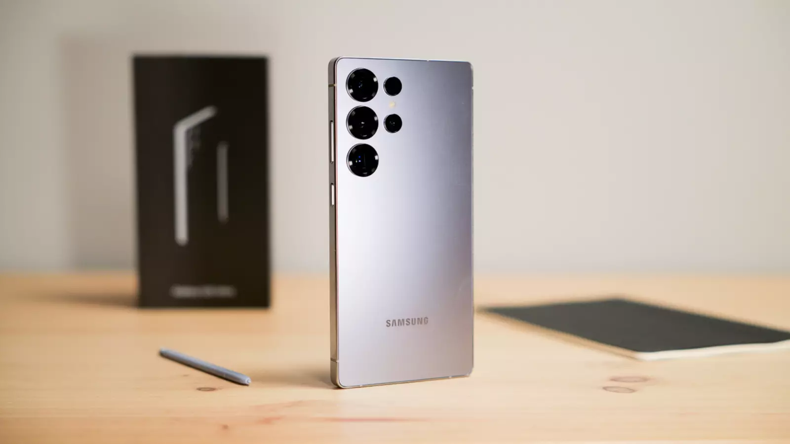 Combien es-tu prêt à dépenser pour un nouveau smartphone ? Je te réponds avec le meilleur Samsung que tu peux te permettre 6 Samsung Galaxy S25 Ultra pen