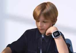 Voici la smartwatch que j'ai acheté pour mon fils. Il coûte moins de 13 euros et possède tout le nécessaire pour vivre sereinement