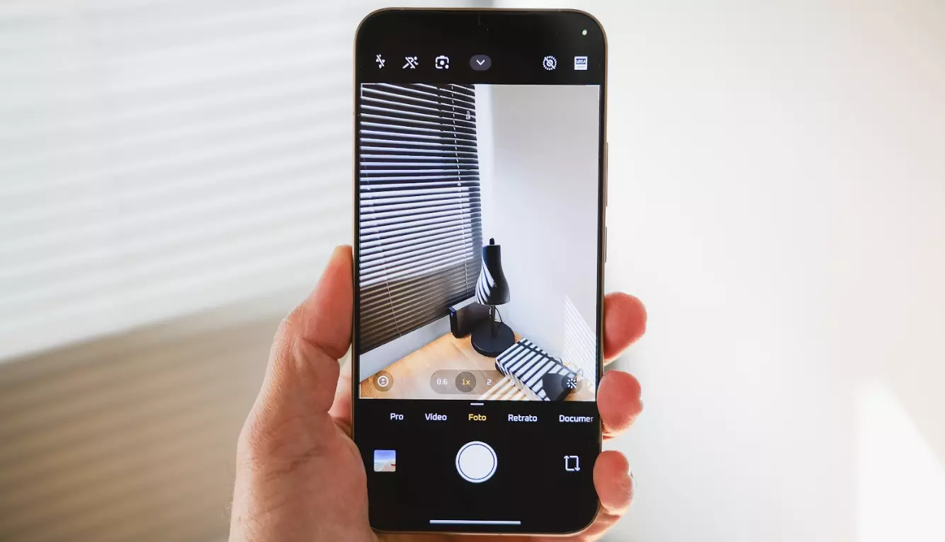 Pourquoi les écrans de certains smartphones provoquent-ils des maux de tête 3 Application de caméra du Xiaomi 15T Pro.