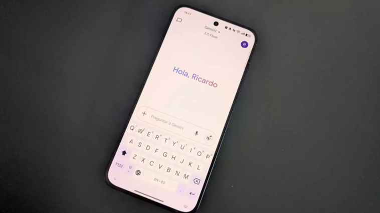 L'IA de votre mobile vous espionne-t-elle ? La vérité sur Gemini, Apple Intelligence et ChatGPT 1 L'IA de votre mobile vous espionne-t-elle ? La vérité sur Gemini, Apple Intelligence et ChatGPT