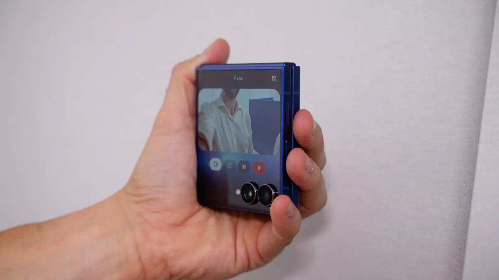 Je paie pour Gemini Pro depuis 3 mois et je ne compte jamais arrêter 3 Samsung Galaxy Z Flip7 avec Gemini Live