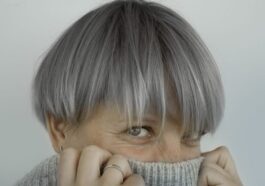 Les cheveux blancs pourraient jouer un rôle protecteur contre le cancer : découvrez l'étude révélatrice dans Nature 49 Image