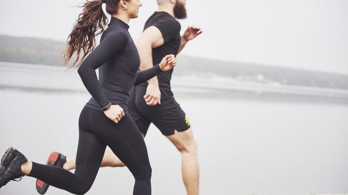 Les hommes doivent s'entraîner deux fois plus que les femmes pour obtenir les mêmes bénéfices cardiaques : les différences à connaître 2 Immagine