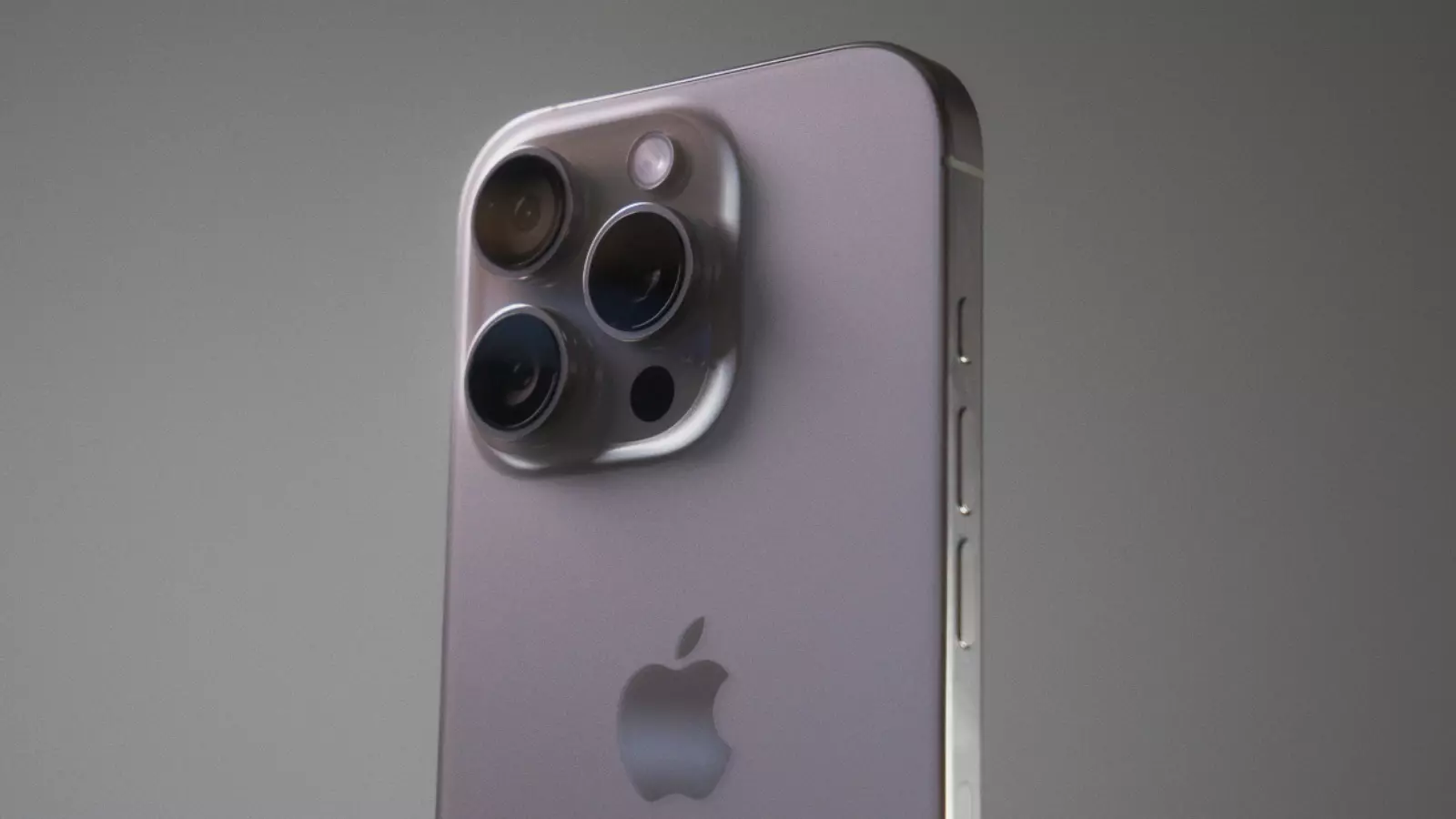 Dois-je acheter l’iPhone 17 ou l’iPhone 16 Pro de l’année dernière ? 3 Caméra arrière de l'iPhone 16 Pro