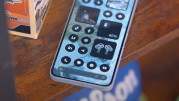 Nothing active l'enregistrement des appels sur ses mobiles les plus récents, mais seulement dans certains pays