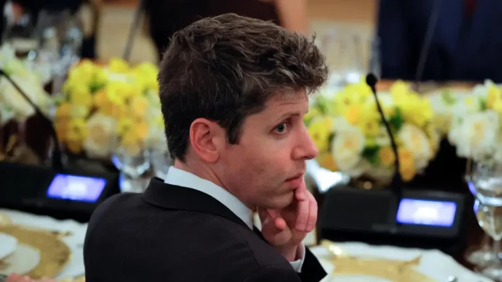 Sam Altman : plus proche de lire les pensées de manière moins intrusive que Neuralink 4 Sam Altman plus proche de lire les pensees de.webp