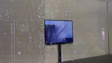 Samsung dévoile son premier smartphone à trois volets ! 22 Samsung montre pour la première fois son premier smartphone triple pliable
