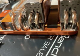 Un utilisateur a installé des dissipateurs de chaleur sur un iPhone 17 Pro Max pour le refroidir plus vite 1 Un iPhone 17 Pro Max adapté avec des dissipateurs de chaleur SSD M.2